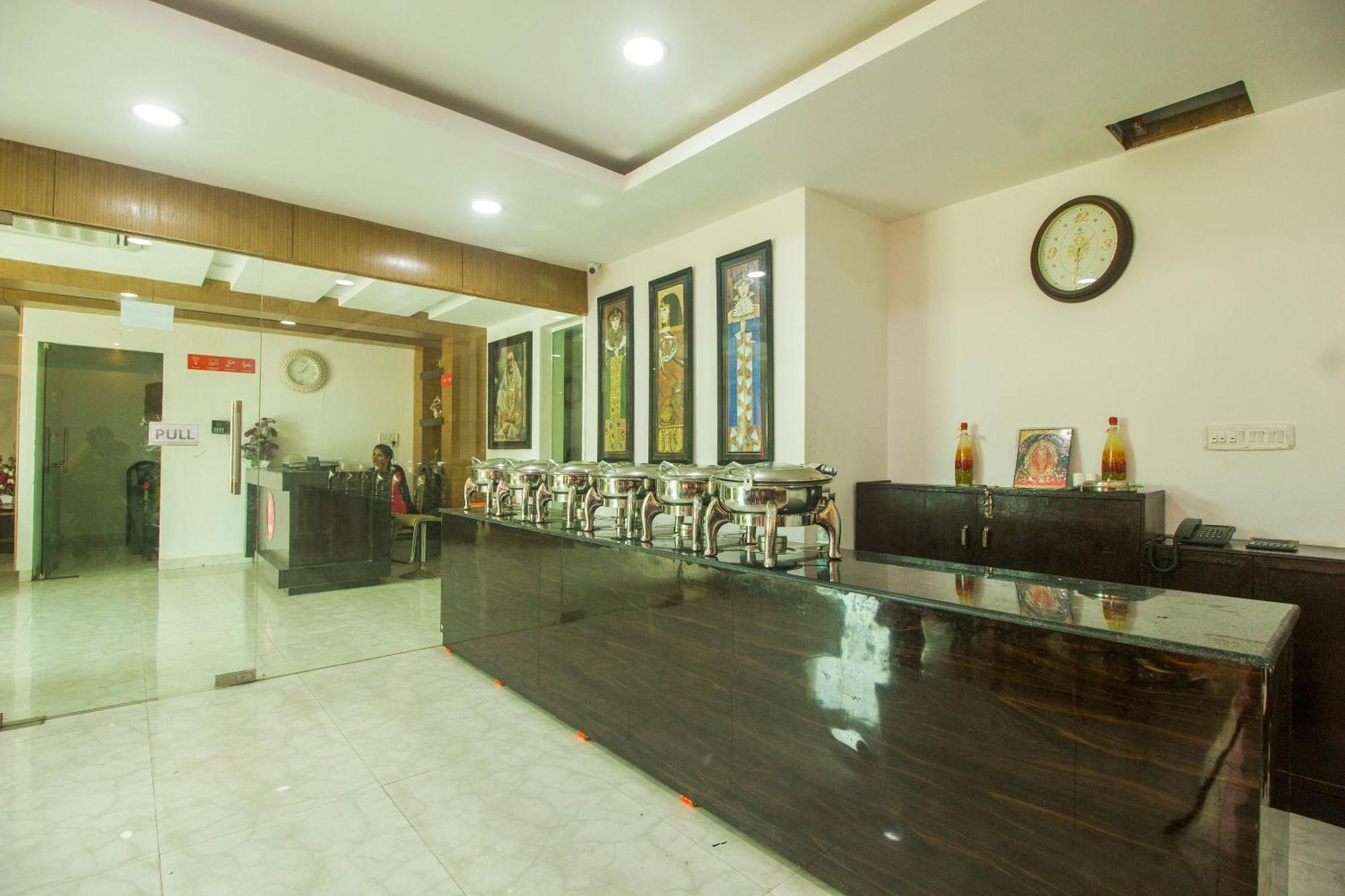 Collection O Govinda Sai Hotel Shirdi Buitenkant foto
